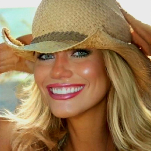 Meet your Posher, Hope - Picture 11 of 15